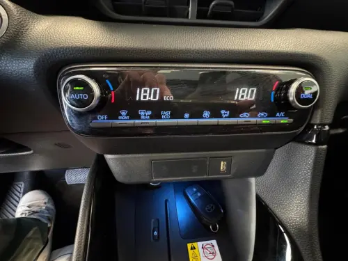 Toyota Yaris Yaris Hybride 116h Première - Photo 21