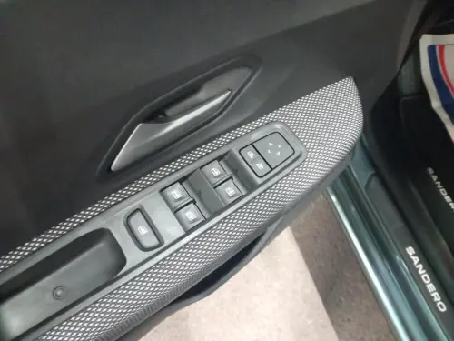 Dacia Sandero TCe 90 GSR2 Journey - Photo 10