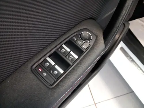 Renault Captur E-Tech 145 - 21B R.S. Line - Photo 10