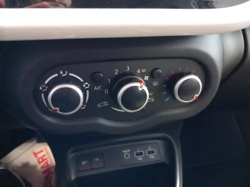 Renault Twingo Twingo III TCe 95 Intens - Photo 22