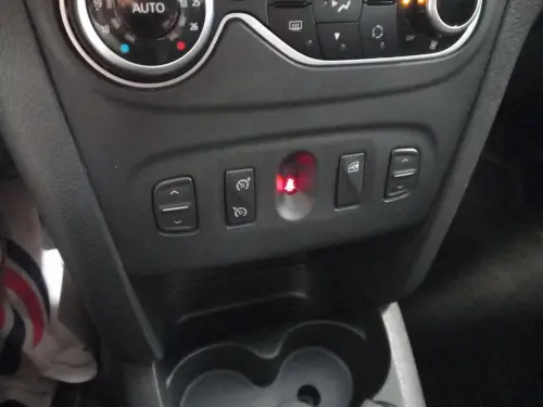 Dacia Sandero ECO-G 100 15 ans - Photo 22