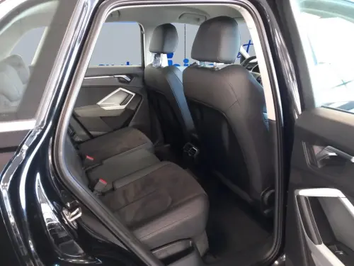 Audi Q3 35 TFSI 150 ch S tronic 7 Design Luxe - Photo 17