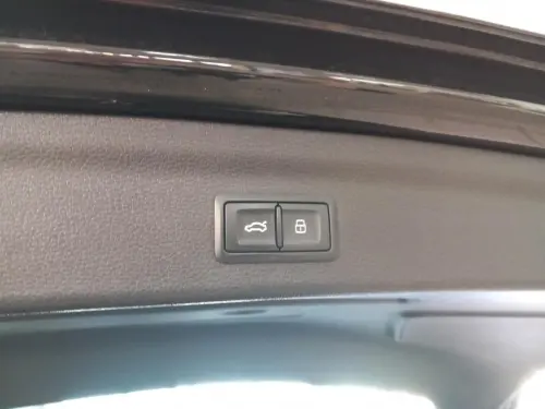 Audi Q3 35 TFSI 150 ch S tronic 7 Design Luxe - Photo 19