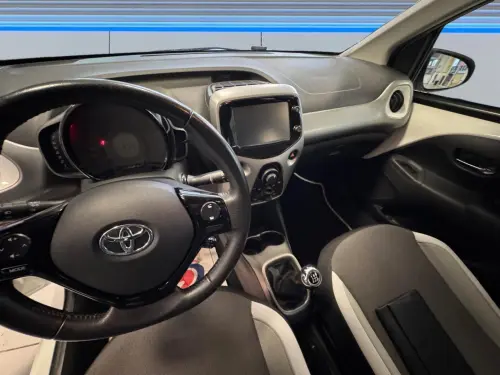 Toyota Aygo 1.0 VVT-i x - Photo 11