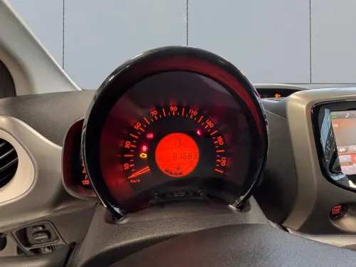 Toyota Aygo 1.0 VVT-i x - Photo 13