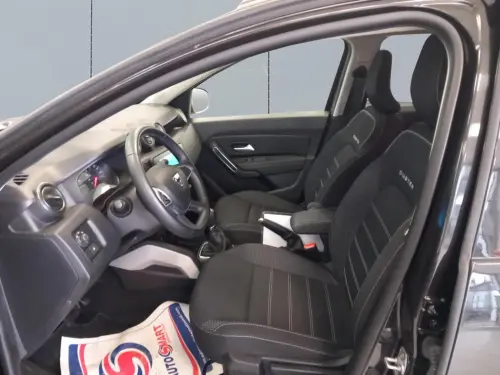 Dacia Duster TCe 150 FAP 4x2 EDC Prestige - Photo 9