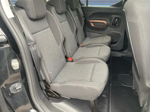 Peugeot Rifter Standard BlueHDi 130 S&S EAT8 GT Line - Photo 17