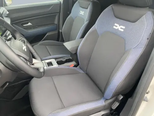 Dacia Duster Hybrid 140 Journey - Photo 9