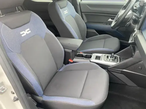 Dacia Duster Hybrid 140 Journey - Photo 16