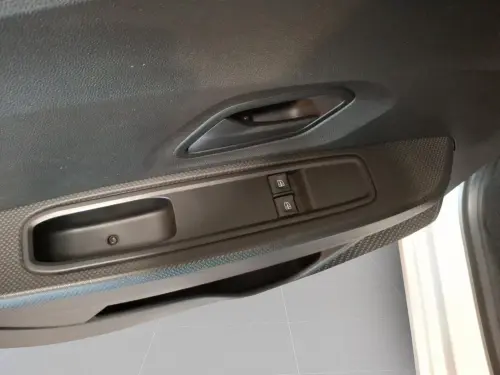 Dacia Sandero SCe 65 Essential - Photo 10
