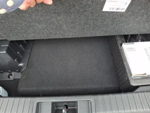 Renault Captur E-Tech Plug-in 160 Intens - Photo 19
