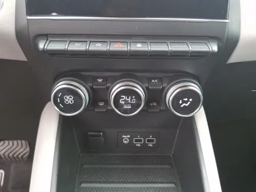 Renault Captur E-Tech Plug-in 160 Intens - Photo 21