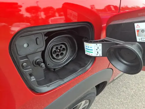 Renault Captur E-Tech Plug-in 160 Intens - Photo 24