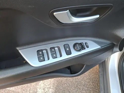 Kia Stonic 1.0 T-GDi 100 ch BVM6 GT Line - Photo 10