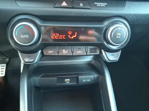 Kia Stonic 1.0 T-GDi 100 ch BVM6 GT Line - Photo 23