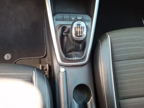 Kia Stonic 1.0 T-GDi 100 ch BVM6 GT Line - Photo 14