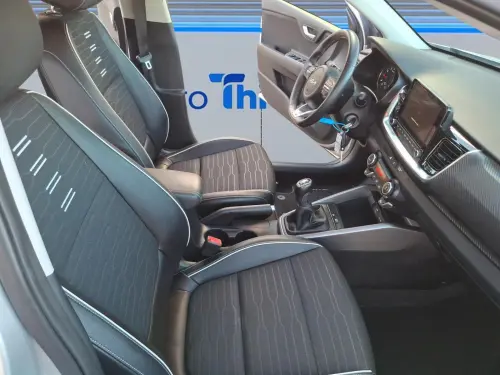 Kia Stonic 1.0 T-GDi 100 ch BVM6 GT Line - Photo 16