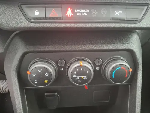 Dacia Sandero SCe 65 Essentiel - Photo 19