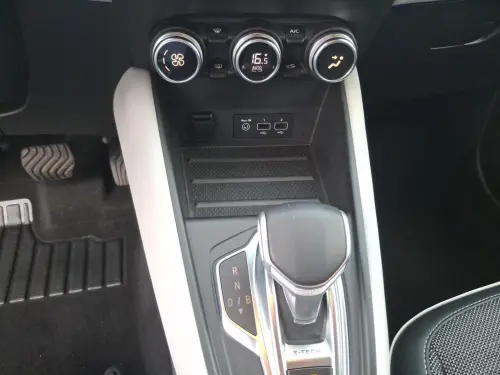 Renault Captur E-Tech Plug-in 160 Intens - Photo 14