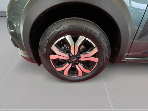 Dacia Jogger TCe 110 7 places Extreme + - Photo 8
