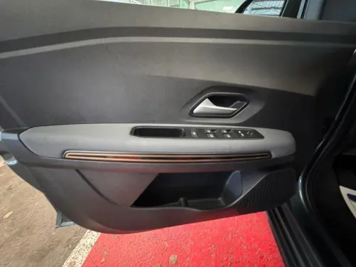 Dacia Jogger TCe 110 7 places Extreme + - Photo 10