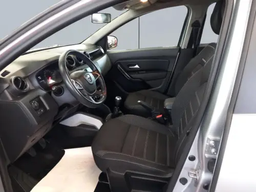 Dacia Duster ECO-G 100 4x2 Prestige + - Photo 9