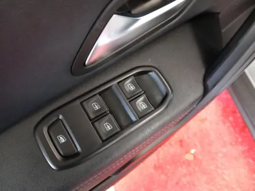 Dacia Duster ECO-G 100 4x2 Prestige + - Photo 10