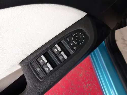 Renault Clio Clio E-Tech 140 Intens - Photo 10