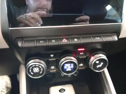 Renault Clio Clio E-Tech 140 Intens - Photo 21