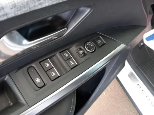 Peugeot 3008 Hybrid 136 e-DCS6 GT - Photo 10