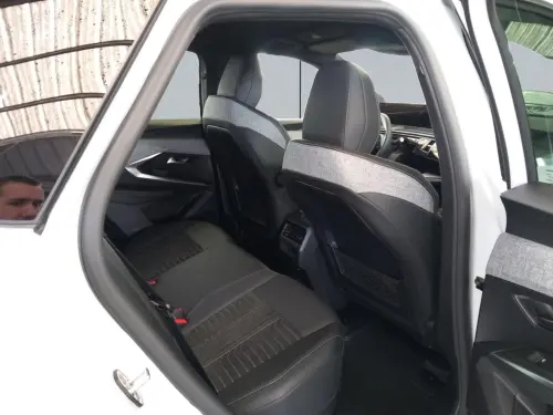 Peugeot 3008 Hybrid 136 e-DCS6 GT - Photo 17