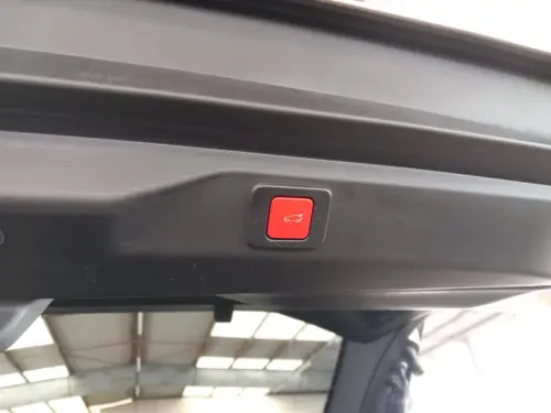 Peugeot 3008 Hybrid 136 e-DCS6 GT - Photo 19