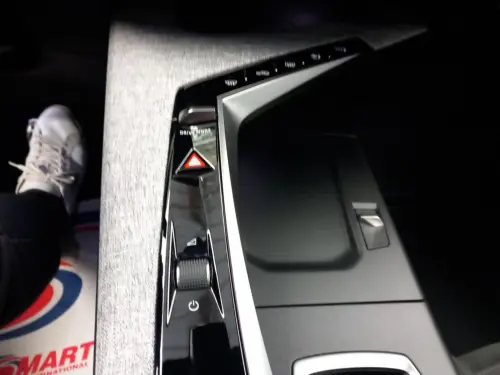 Peugeot 3008 Hybrid 136 e-DCS6 GT - Photo 22