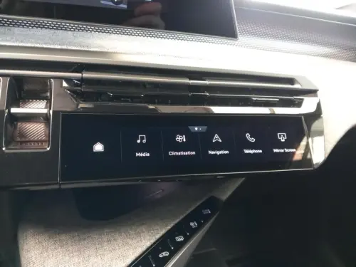 Peugeot 3008 Hybrid 136 e-DCS6 GT - Photo 24