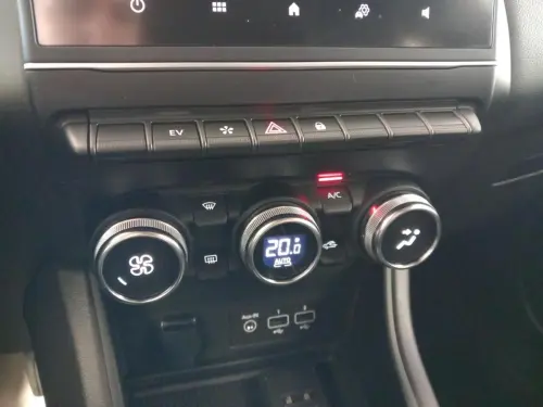 Renault Captur E-Tech hybride 145 Techno - Photo 20