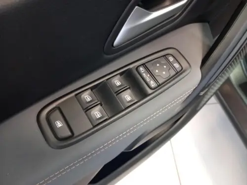 Dacia Duster TCe 150 4x2 EDC Extreme - Photo 10