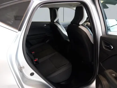 Renault Captur E-Tech hybride 145 Techno - Photo 17