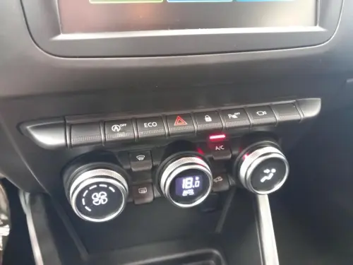 Dacia Duster TCe 90 FAP 4x2 15 ans - Photo 21