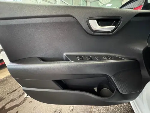 Kia Rio 1.2L 84 ch ISG Design - Photo 10