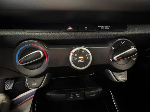 Kia Rio 1.2L 84 ch ISG Design - Photo 21