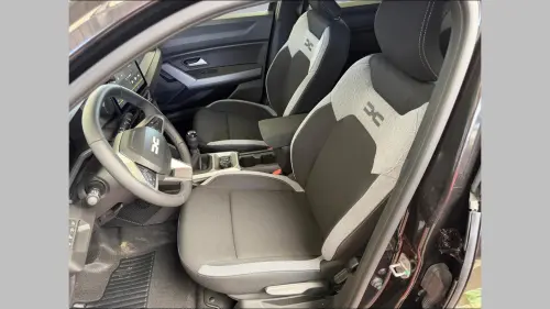 Dacia Duster Mild Hybrid 130 4x4 Journey - Photo 9