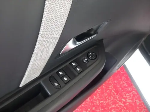 Citroën C4 PureTech 130 S&S EAT8 Shine - Photo 10