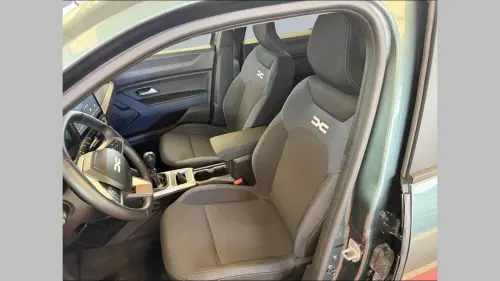 Dacia Duster Mild Hybrid 130 Journey - Photo 9
