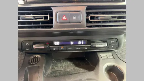 Citroën Berlingo Taille M BlueHDi 130 S&S BVM6 Shine - Photo 21