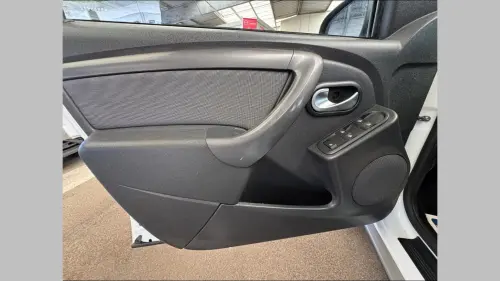 Dacia Duster dCi 110 4x2 Black Touch 2017 - Photo 10