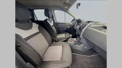 Dacia Duster dCi 110 4x2 Black Touch 2017 - Photo 16