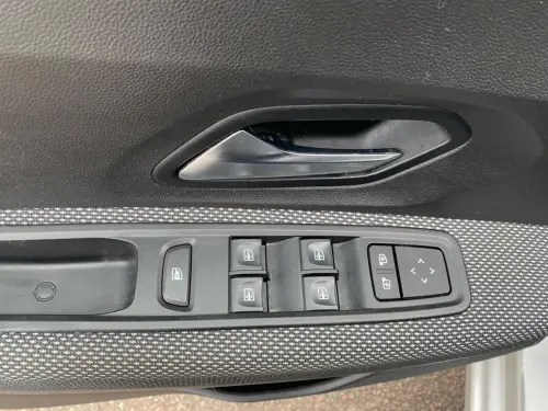 Dacia Sandero TCe 90 - 22 Confort - Photo 10