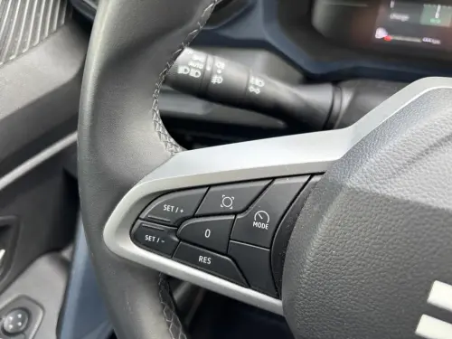 Dacia Duster Hybrid 140 Journey - Photo 13