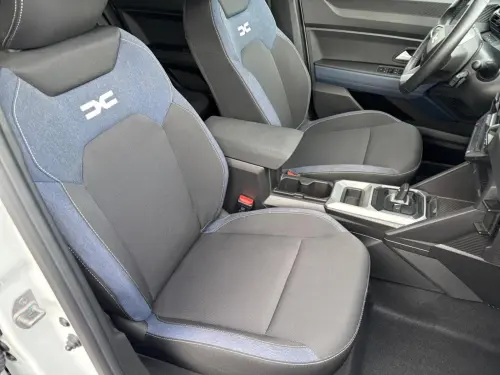Dacia Duster Hybrid 140 Journey - Photo 16