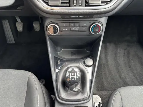 Ford Fiesta 1.1 75 ch BVM5 Connect Business Nav - Photo 14